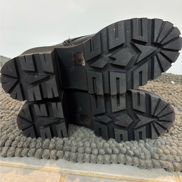 Nasty Gal Black Lace-Up Chunky Knee-High Boots - Picture 2 of 10